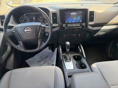 2022 Nissan Frontier — photo 12 view