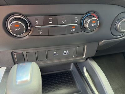 2022 Nissan Frontier — photo 16 view