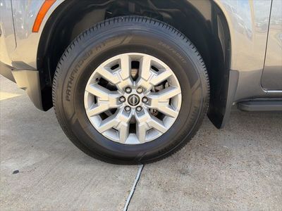 2022 Nissan Frontier — photo 8 view