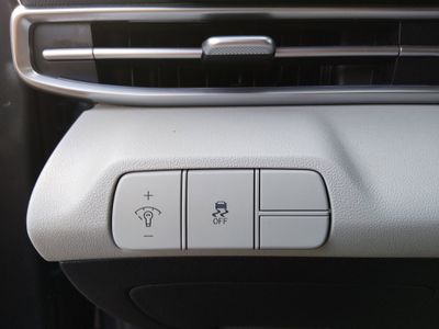 2024 Hyundai Elantra — photo 13 view