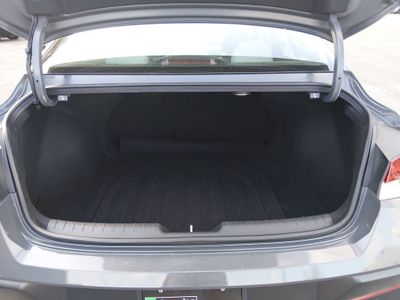 2024 Hyundai Elantra — photo 11 view