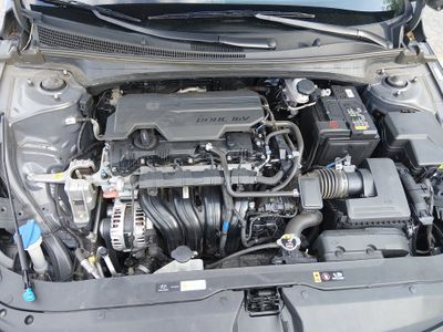 2024 Hyundai Elantra — photo 9 view