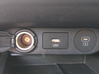 2024 Hyundai Elantra — photo 19 view