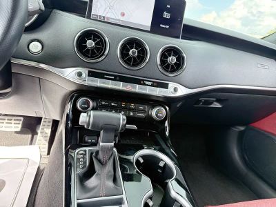 2023 Kia Stinger — photo 17 view