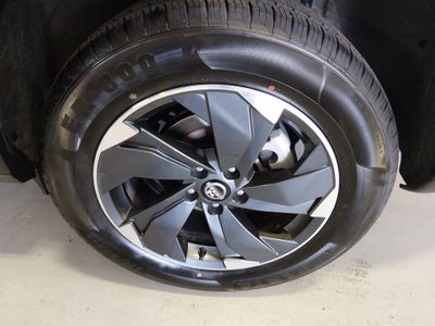 2025 Nissan Rogue — photo 17 view