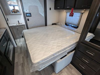 2025 Fleetwood Altitude — photo 28 view