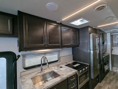 2025 Fleetwood Altitude — photo 14 view