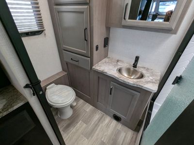 2025 Fleetwood Altitude — photo 23 view