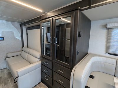 2025 Fleetwood Altitude — photo 25 view