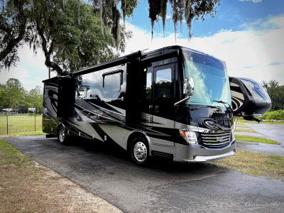 2018 Newmar Ventana — front three-quarter view