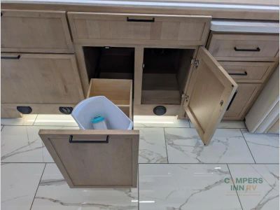 2027 Dynamax Grand Sport — photo 22 view