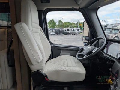 2027 Dynamax Grand Sport — photo 8 view