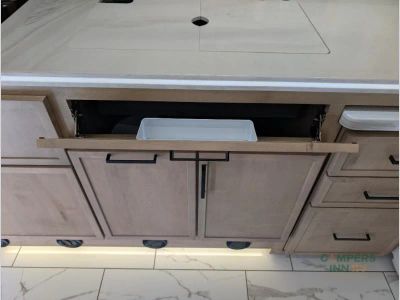 2027 Dynamax Grand Sport — photo 23 view