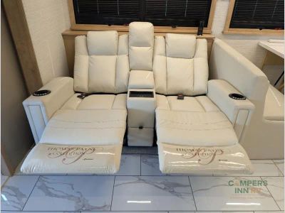2027 Dynamax Grand Sport — photo 36 view