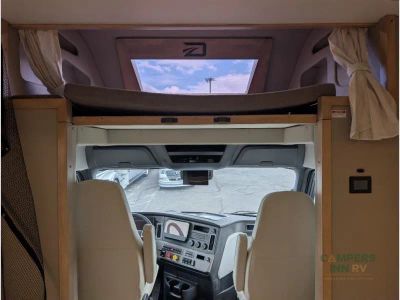 2027 Dynamax Grand Sport — photo 9 view