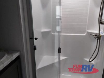 2025 Keystone RV Fuzion Impact Edition - Photo 38