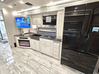 2026 Fleetwood DISCOVERY LXE - Photo 6