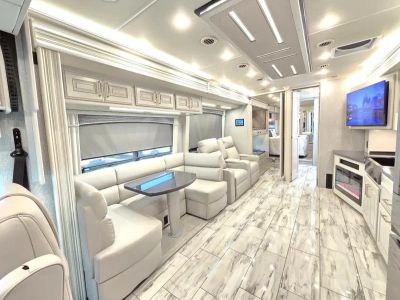 2026 Fleetwood DISCOVERY LXE - Photo 14