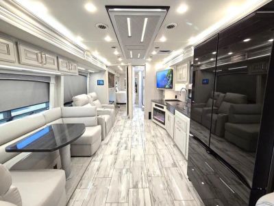2026 Fleetwood DISCOVERY LXE - Photo 5