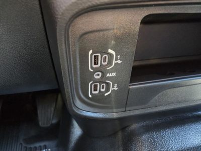 2025 Ram 3500 - Photo 18
