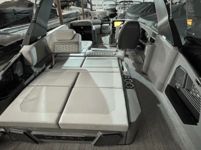 2025 Harris 250 Crowne - Photo 11