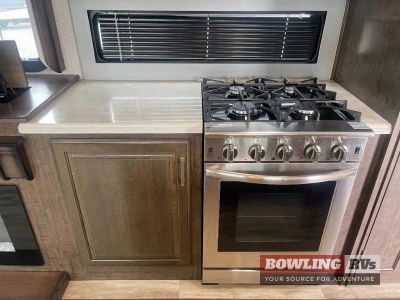 2021 Solitude 373FB — photo 16 view