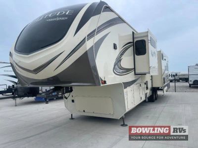 2021 Solitude 373FB — front three-quarter view