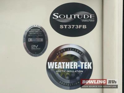 2021 Solitude 373FB — engine compartment view