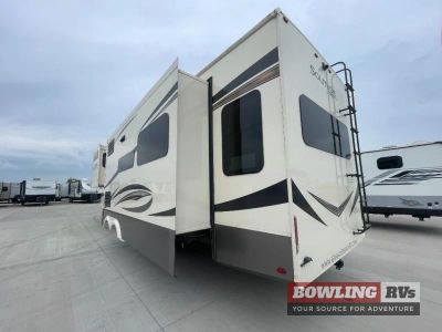 2021 Solitude 373FB — interior view