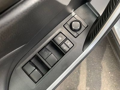 2025 Toyota RAV4 Hybrid LE - Photo 14