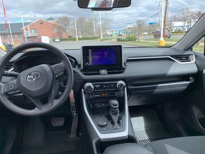2025 Toyota RAV4 Hybrid LE - Photo 16