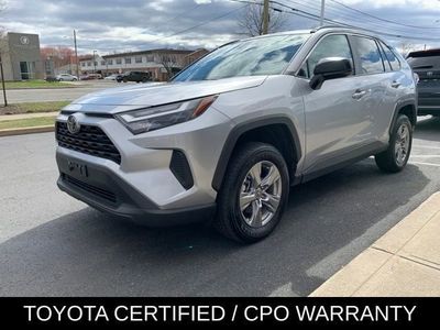 2025 Toyota RAV4 Hybrid LE - Photo 9