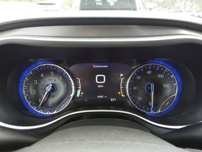2024 Chrysler Pacifica — photo 14 view