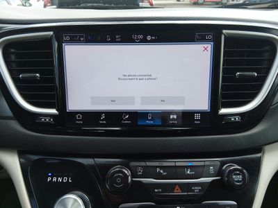 2024 Chrysler Pacifica — photo 20 view