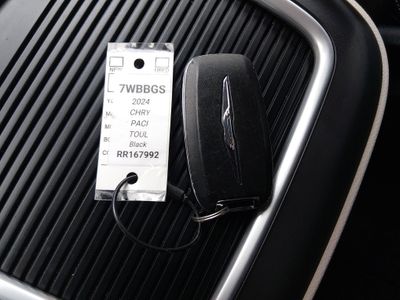 2024 Chrysler Pacifica — photo 15 view