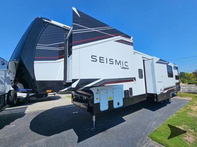 2026 Jayco Seismic - Photo 3