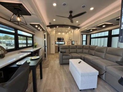 2026 Jayco Pinnacle - Photo 4