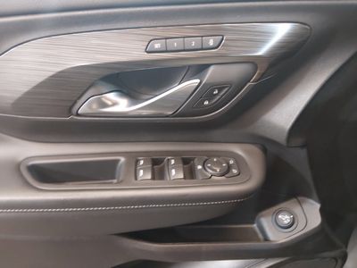 2024 GMC Terrain - Photo 18
