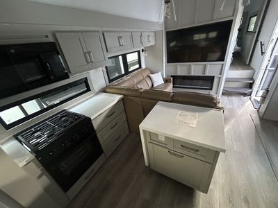 2026 Brinkley MODEL Z - Photo 12