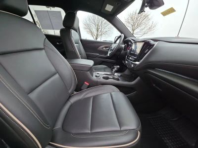 2022 Chevrolet Traverse — photo 12 view