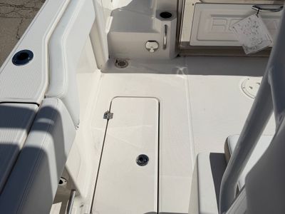 2026 Robalo 270 CC - Photo 18