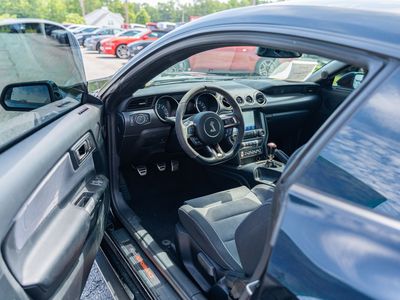 2020 Ford Mustang - Photo 19