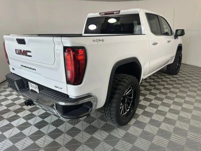 2025 GMC Sierra 1500 — interior view