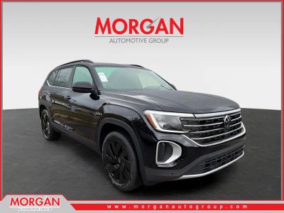 2026 Volkswagen Atlas 2.0T SE w/Technology in Black — front three-quarter view