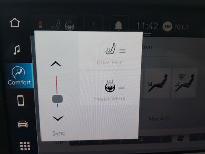 2023 Chrysler Voyager - Photo 18