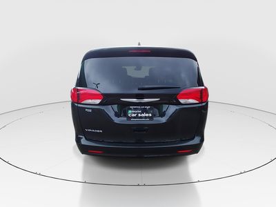 2023 Chrysler Voyager - Photo 6