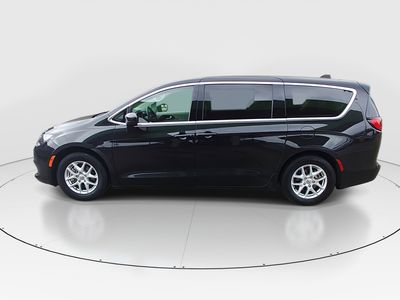 2023 Chrysler Voyager - Photo 4