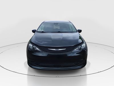 2023 Chrysler Voyager - Photo 2