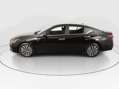 2025 Nissan Altima - Photo 4