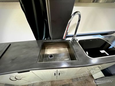 2020 Pleasure-Way Plateau - Photo 12
